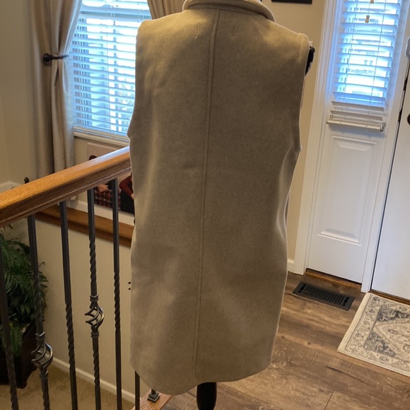 Jacket - sleeveless - Picture 4 of 9